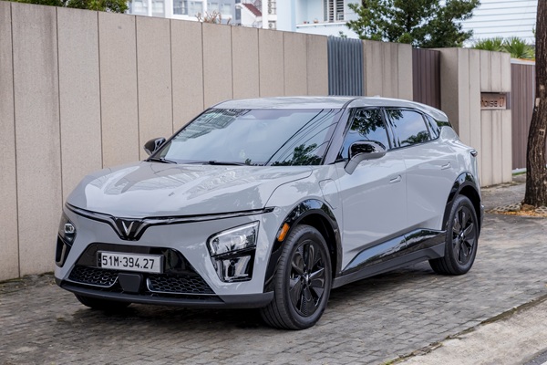 Thuê xe tự lái tại Bình Dương - VinFast VF 7